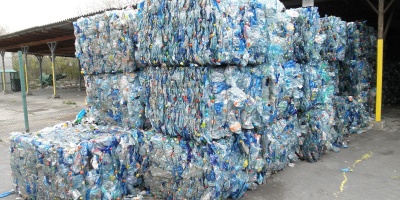 Image: Michal Maňas, Bales of crushed blue PET bottles. In Olomouc, the Czech Republic, Wikimedia Commons, Creative Commons Attribution 3.0 Unported