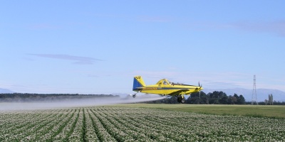 Image: sbj04769, Spray plane agriculture, Pixabay, CC0 Creative Commons