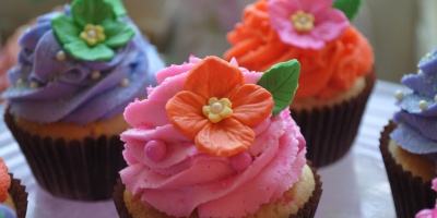 Image: DixieBelleCupcakeCafe, Tropical Flower Confetti Cupcakes, Flickr, Creative Commons Attribution-NoDerivs 2.0 Generic