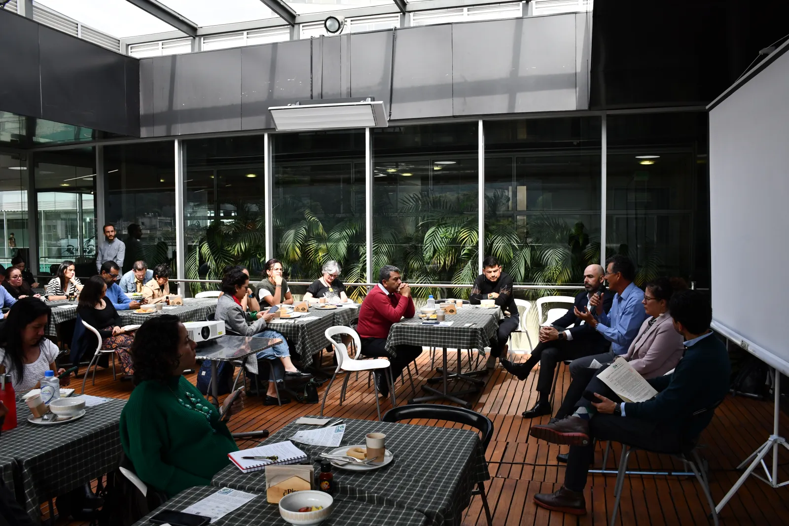 Asistentes al lanzamiento de MESA Colombia. Imagen de MESA/Uniandes
