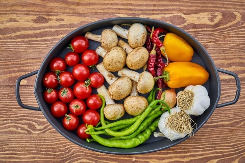 Image: Engin_Akyurt, Casserole Dish Vegetable Tomato, Pixabay, Pixabay Licence