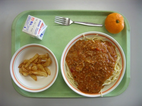 Photo: ishpikawa ken, school lunch, Root, Flickr, Creative Commons License 2.0 generic.