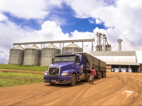 Image: Trase Media Pack, Soy farm truck - Brazil