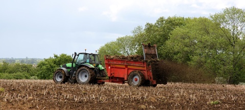 Photo: muffinn, Hallow – muck spreading, Flickr, Creative Commons License 2.0 Generic.