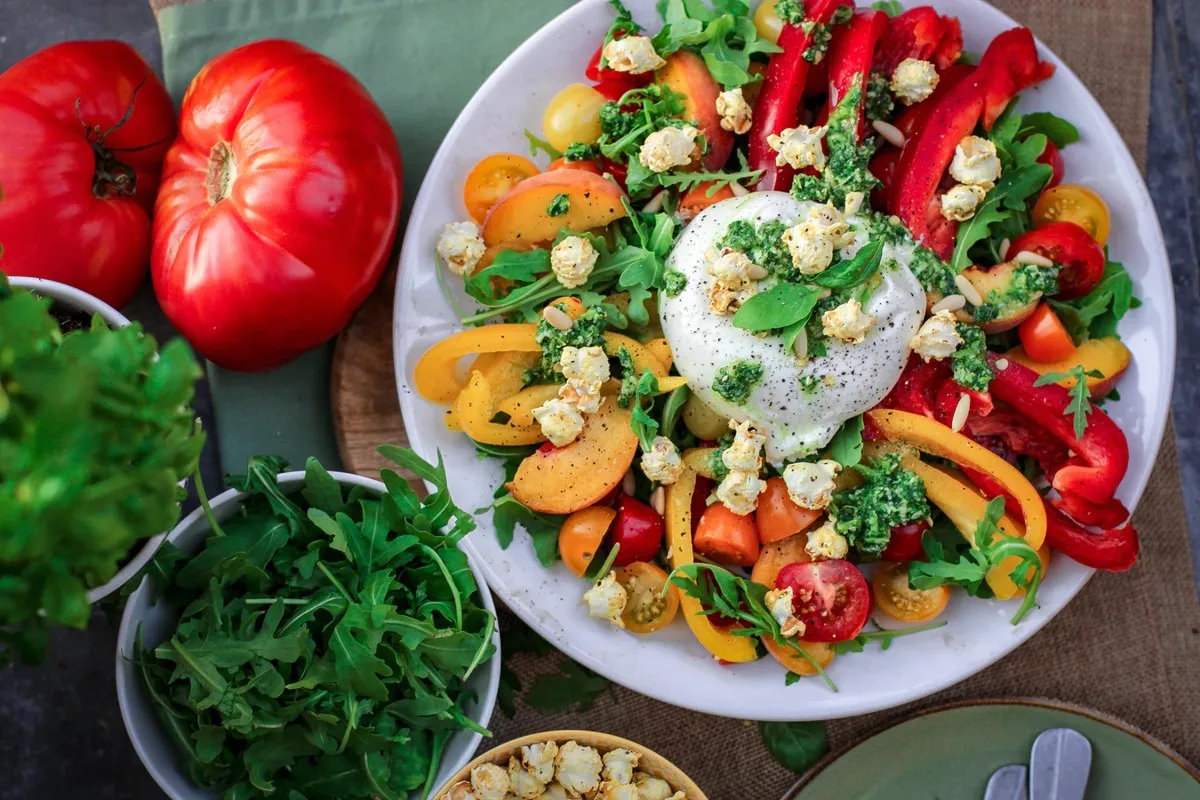 Image: Sara Dubler, Burrata platter, Unsplash, Unsplash Licence