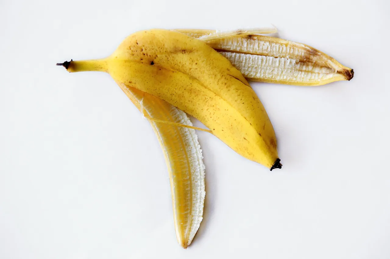 Image: Devanath, Yellow banana skin, Pixabay, Pixabay Licence