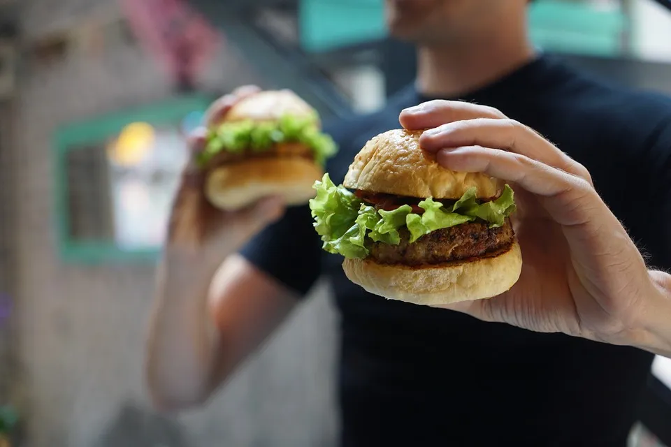 Image: FreeToUseSounds, Hamburger Vegan, Pixabay, Pixabay Licence