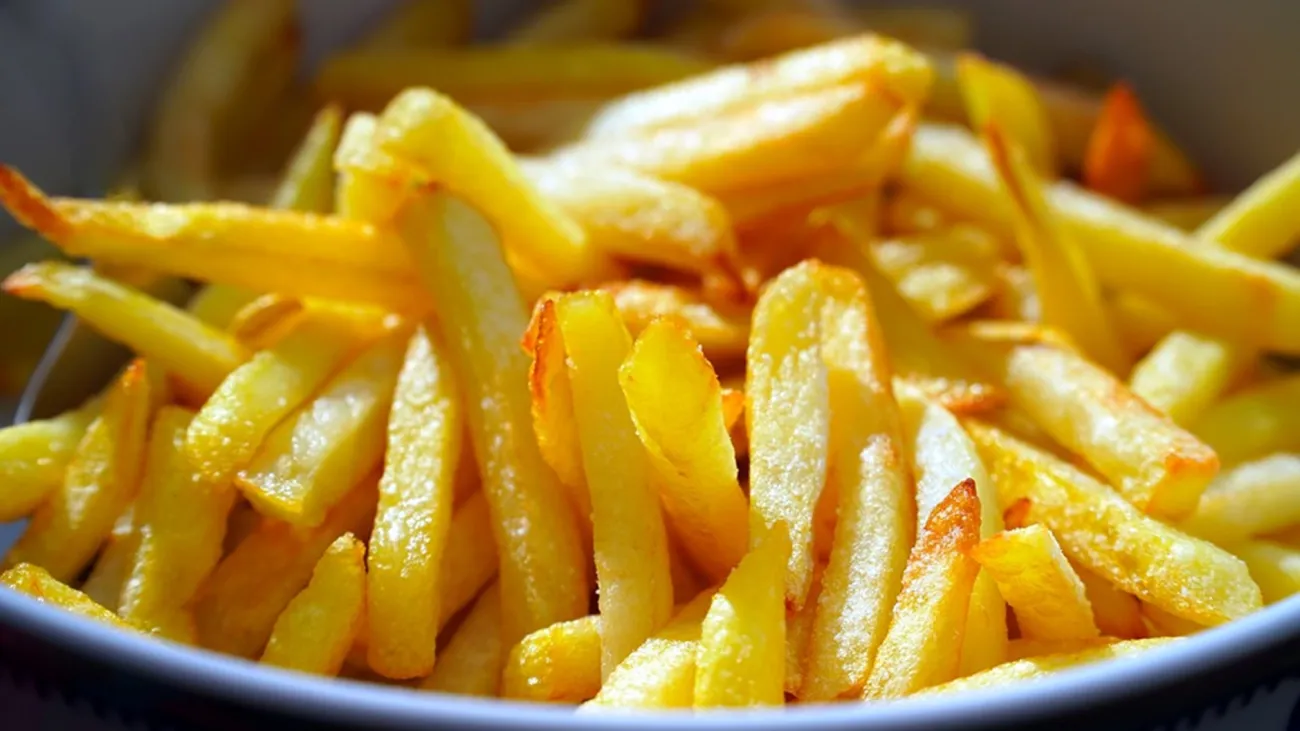 Image: matthiasboeckel, French Fries, Pixabay, Pixabay Licence