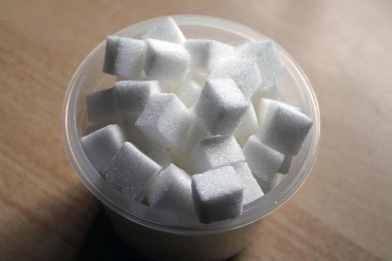 Image: kalhh, Sugar cubes lumps, Pixabay, Pixabay Licence