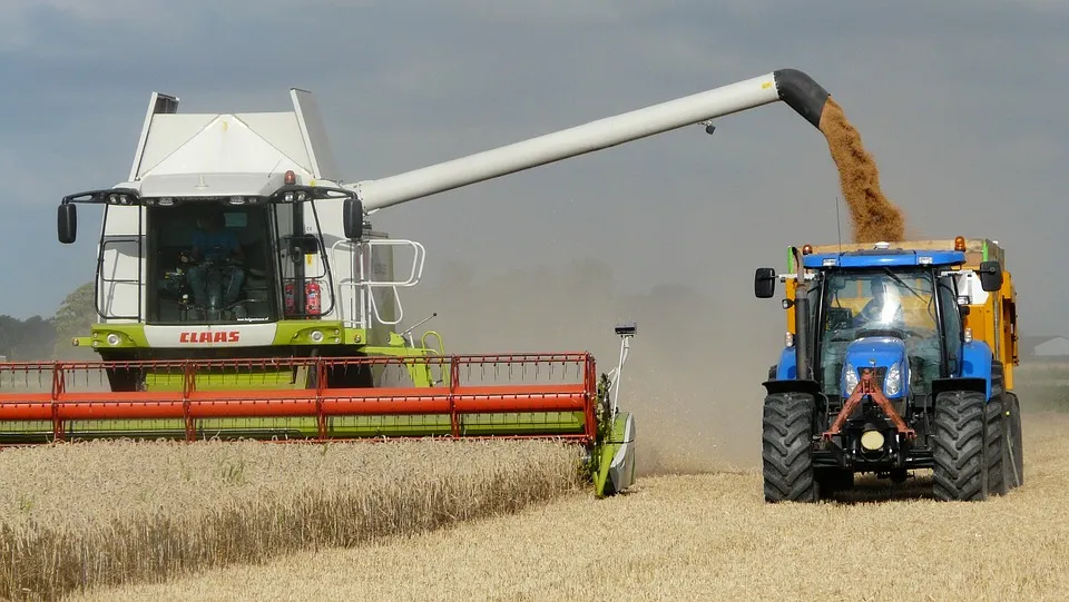 Image: kridneh, Harvest Grain Combine, Pixabay, Pixabay Licence