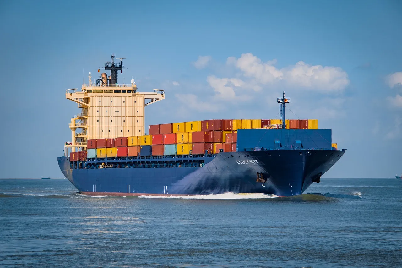 Image of a container ship. Photo by dendoktoor via Pixaby
