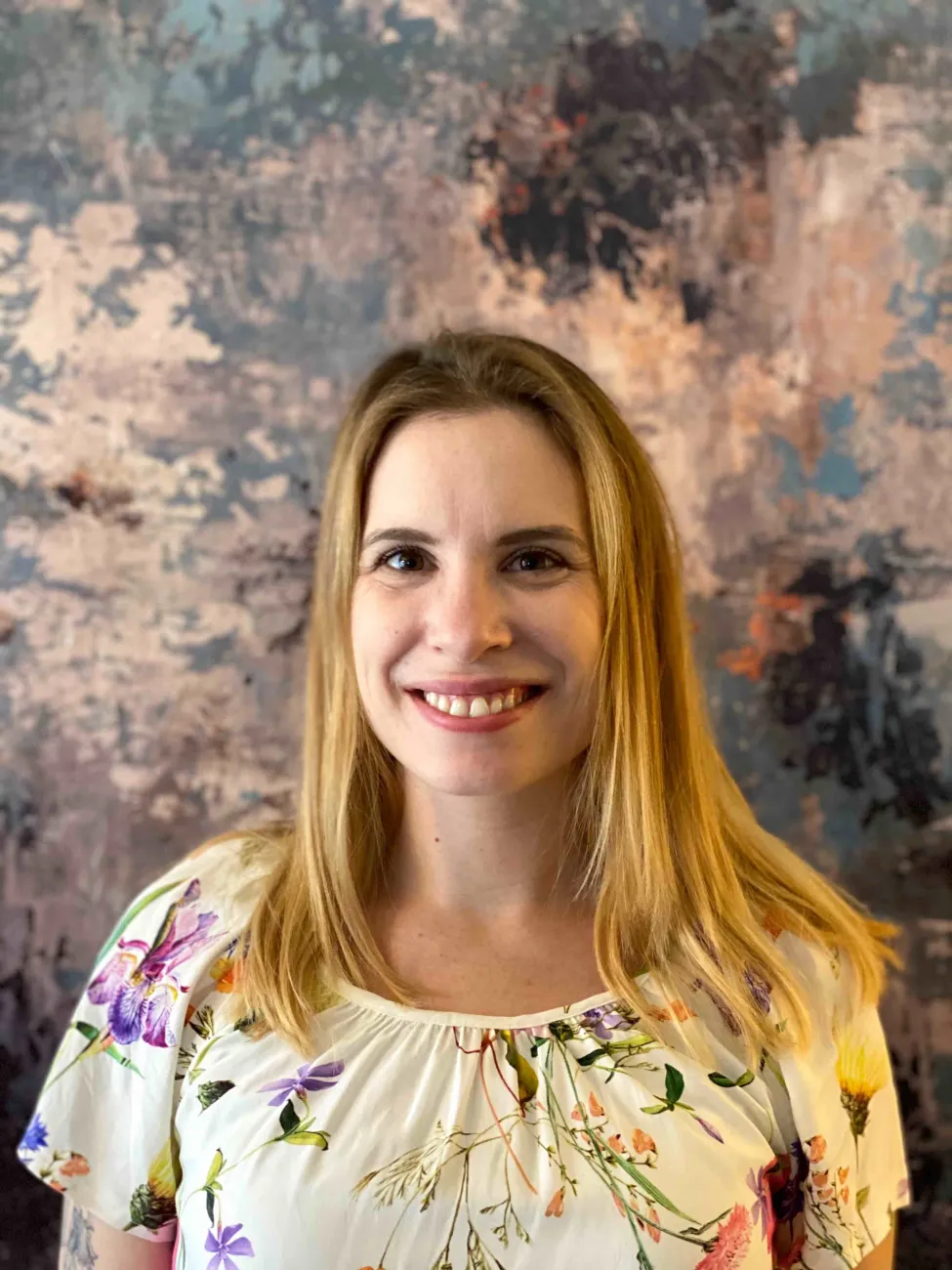 Lauren Crossland-Marr headshot