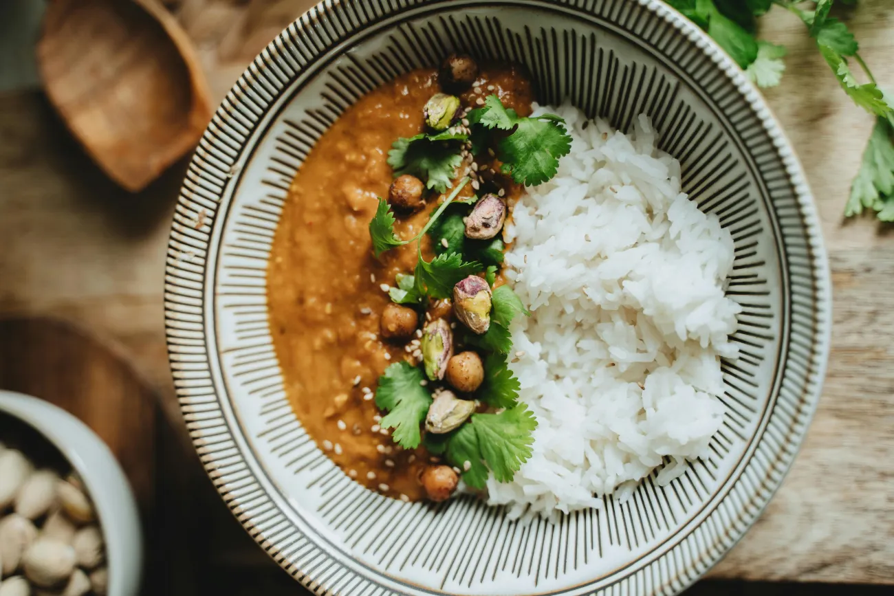 Picture of veggie meal in bowl. Credit: Alesia Kozik via Pexels. 