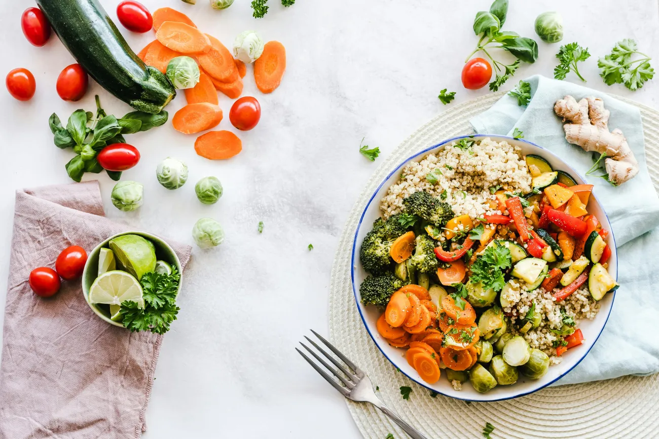 A plate of veggies. Credit: Ella Olsson via pexels
