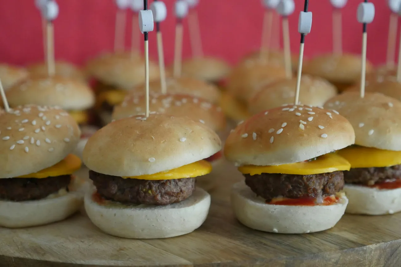 Mini burger. Credit: Etoile via Pexels