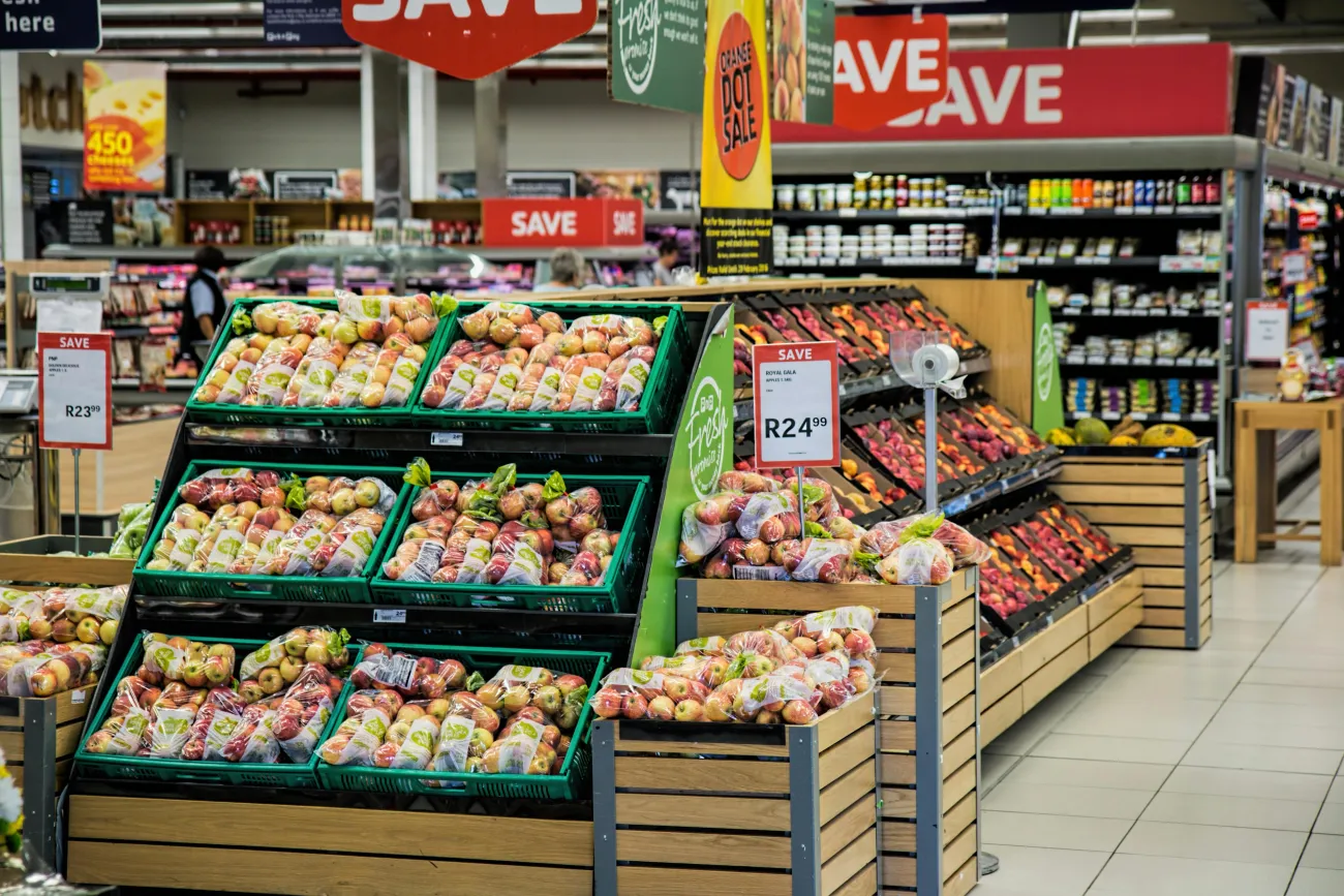 Supermarket isles. Credit: Pixabay