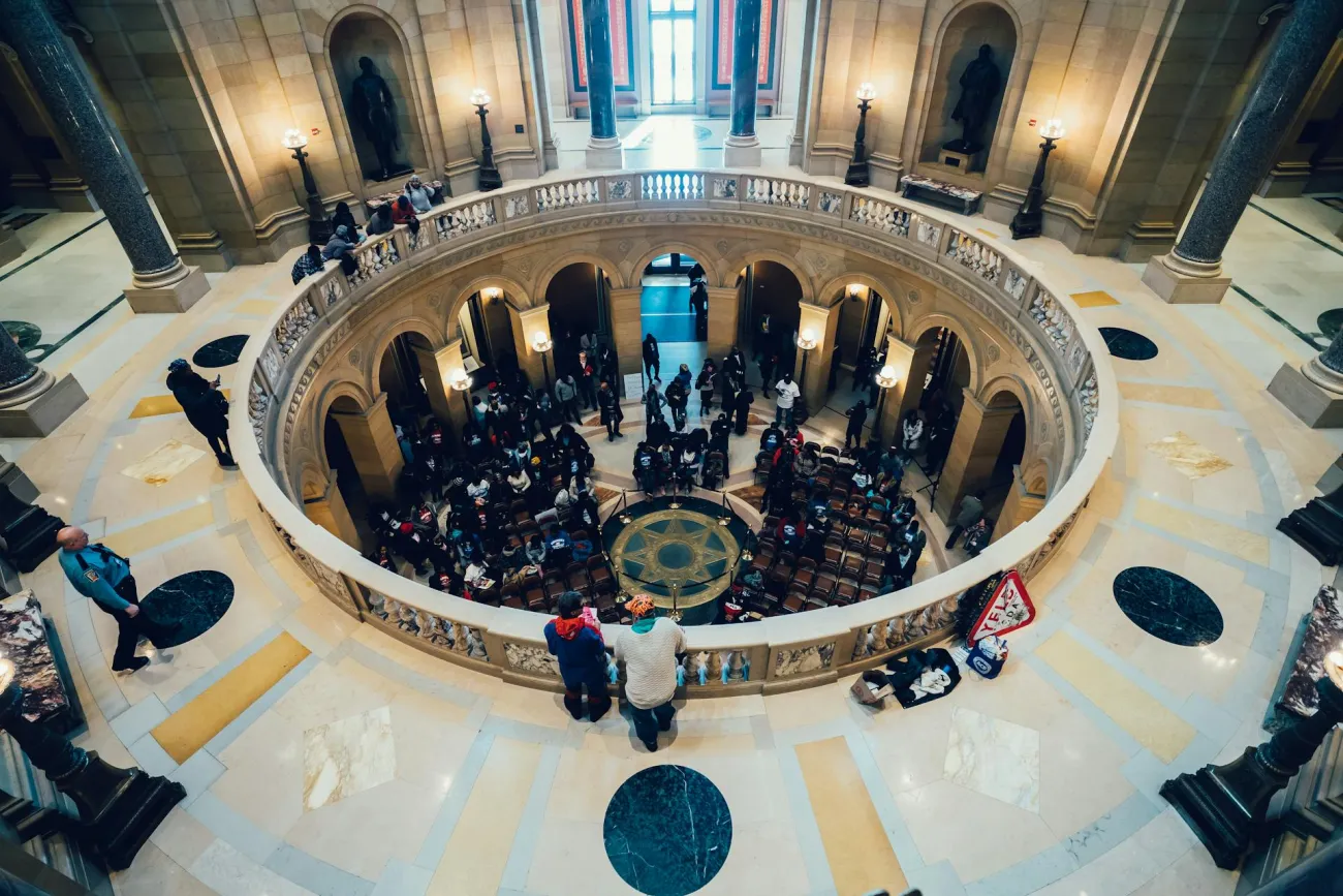 Photo of lobby in court. Credit: Ricky Esquivel via Pexels