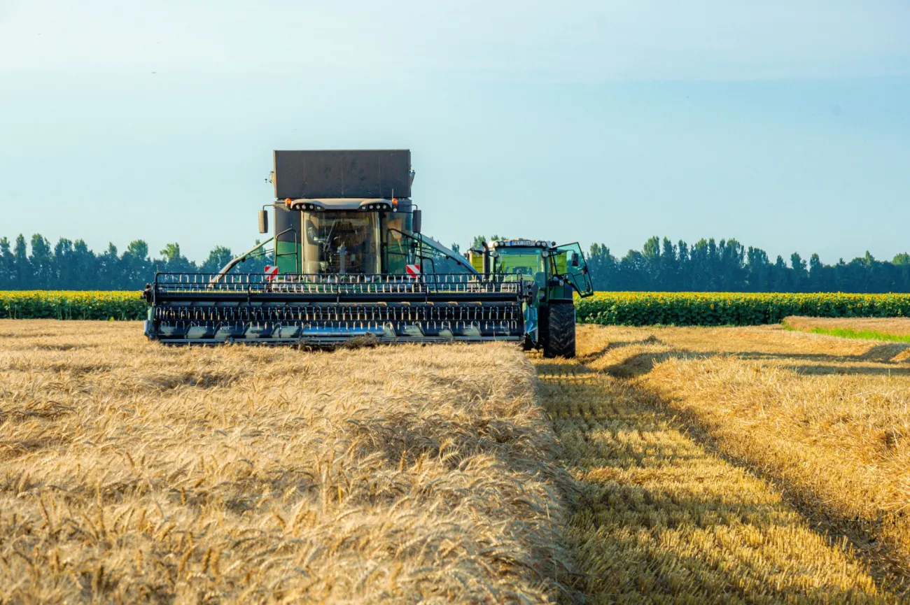 Combine Harvester in field. Credit: Péter Borkó via Pexels
