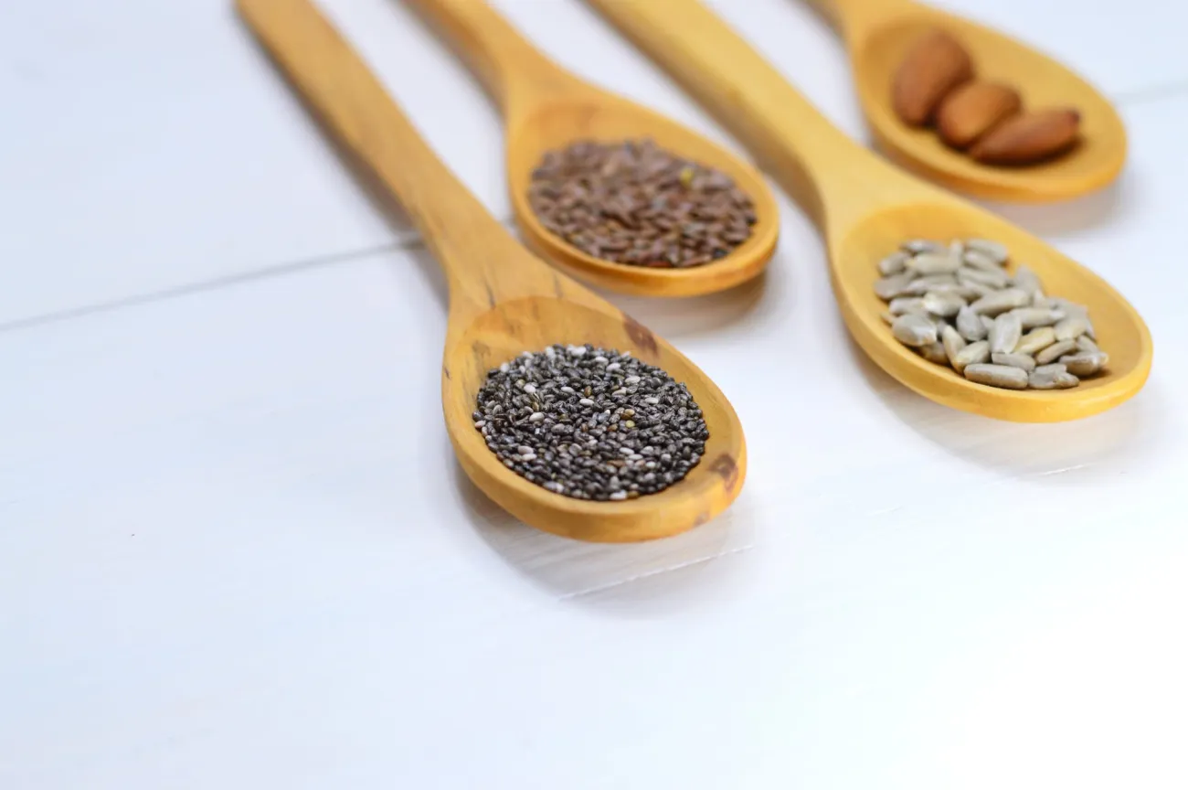 Image: Miguel Á. Padriñán, Closeup photo of four brown wooden spatulas with seeds, Pexels, Pexels licence