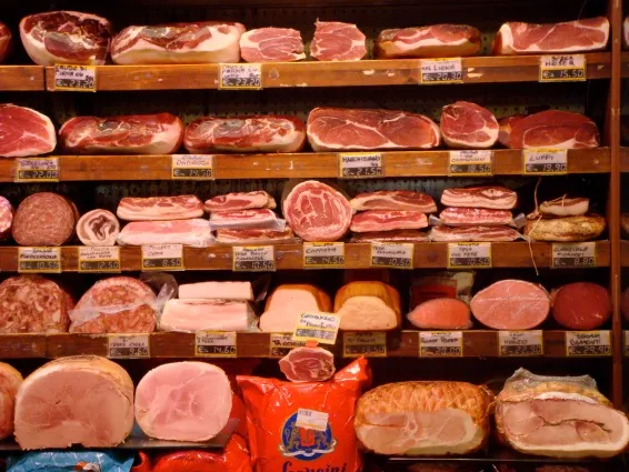 Phototram, Grocery store in Rome, Wikimedia Commons