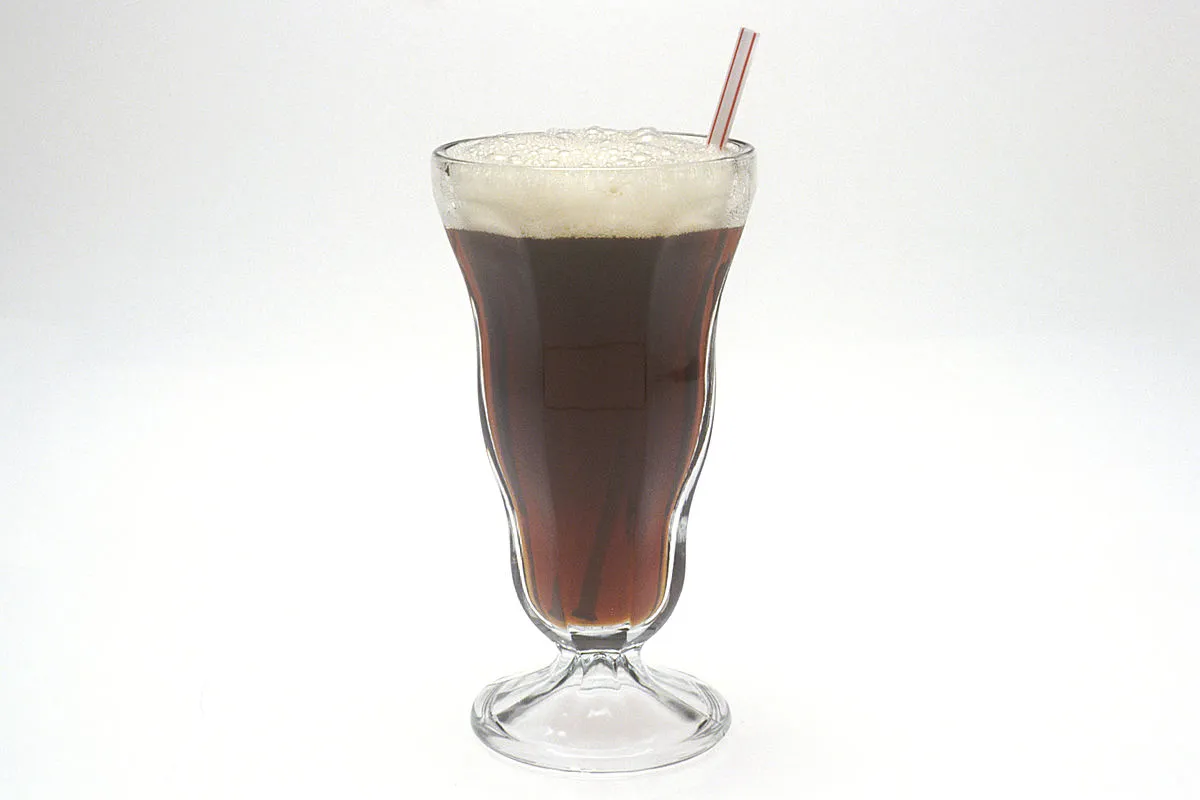 Image: Renee Comet, Soda, Wikimedia Commons, Public domain