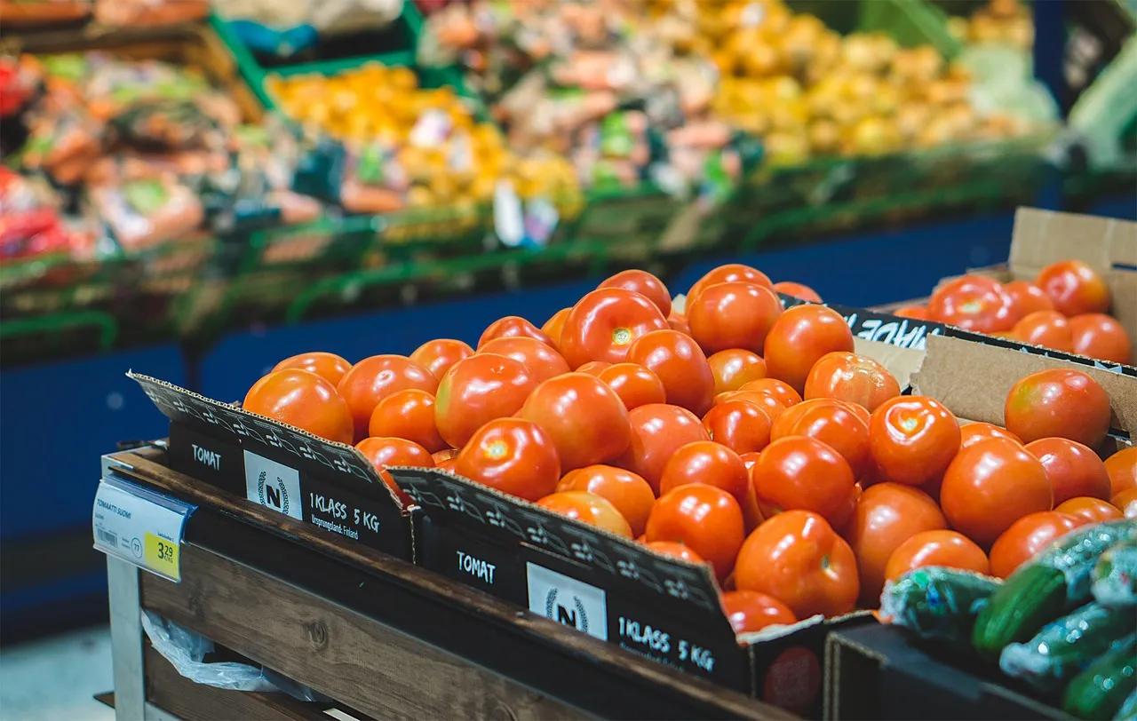 Image: TeroVesalainen, Grocery store supermarket, Pixabay, CC0 Creative Commons