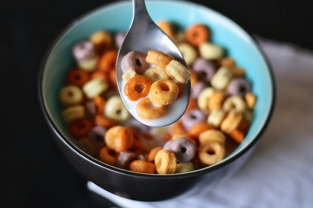 Image: ponce_photography, Cereal Spoon Milk, Pixabay, Pixabay Licence