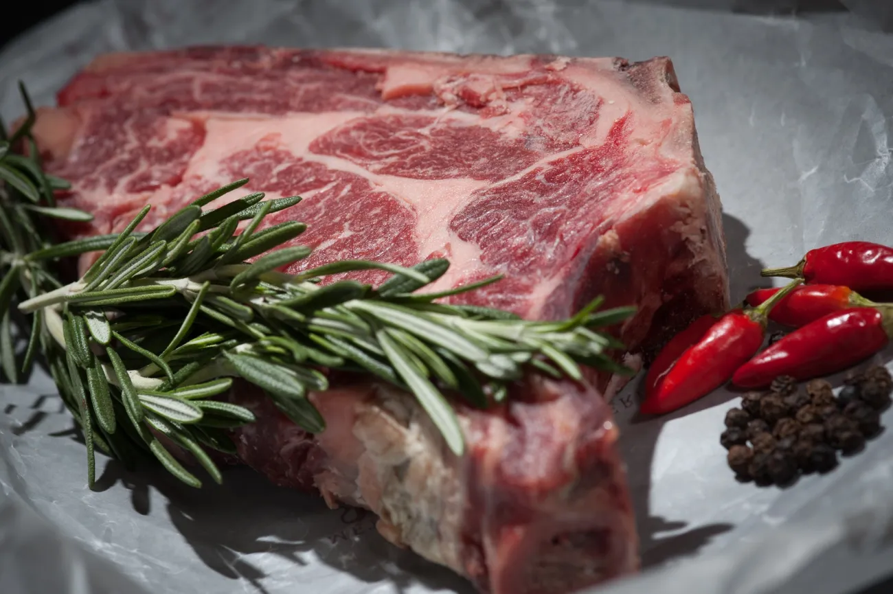 Image: Mali Maeder, Red Meat With Chili Pepper and Green Spies, Pexels, Creative Commons CC0