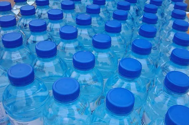 Image: Ricardo Bernardo, Plastic water bottles, Flickr, Creative Commons Attribution-NoDerivs 2.0 Generic
