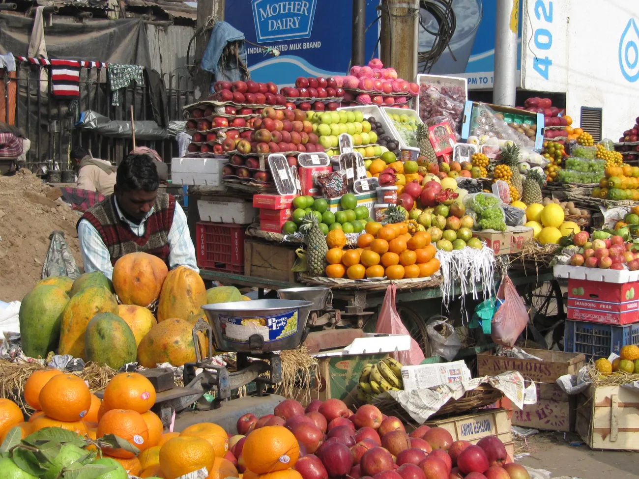 Photo: Fooding around, Fruit Walla New Delhi, Flickr, Creative Commons License 2.0 generic.