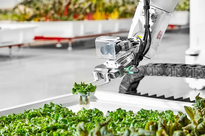 Image: Iron Ox Media Assets, Transplanter hero