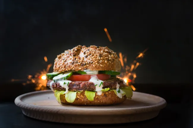 Image: TheoCrazzolara, Burger party vegetarian, Pixabay, Pixabay Licence