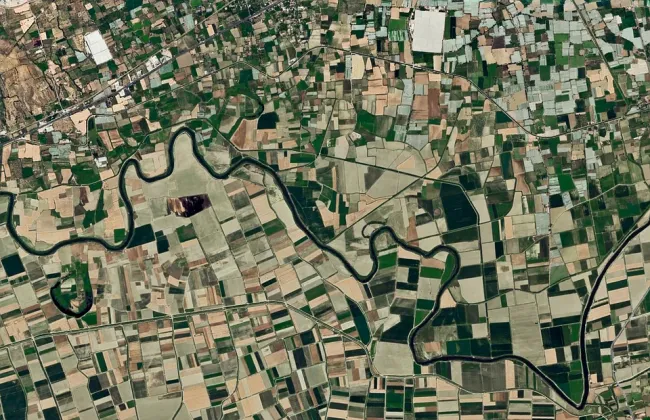 Image: tunaolger, Field maps map satellite, Pixabay, Pixabay Licence