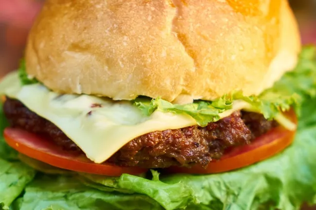 Image: Engin_Akyurt, Burger bread meat, Pixabay, Creative Commons CC0