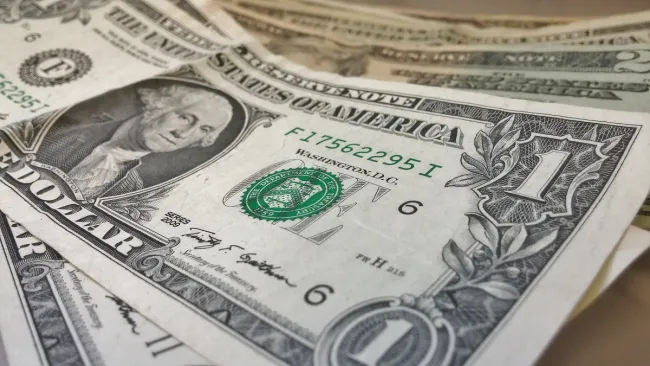 Image: Pxhere, USA America money, CC0 Public domain