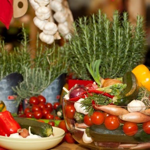 Image: Foto-Rabe, Vegetables Mediterranean Herbs, Pixabay, CC0 Creative Commons
